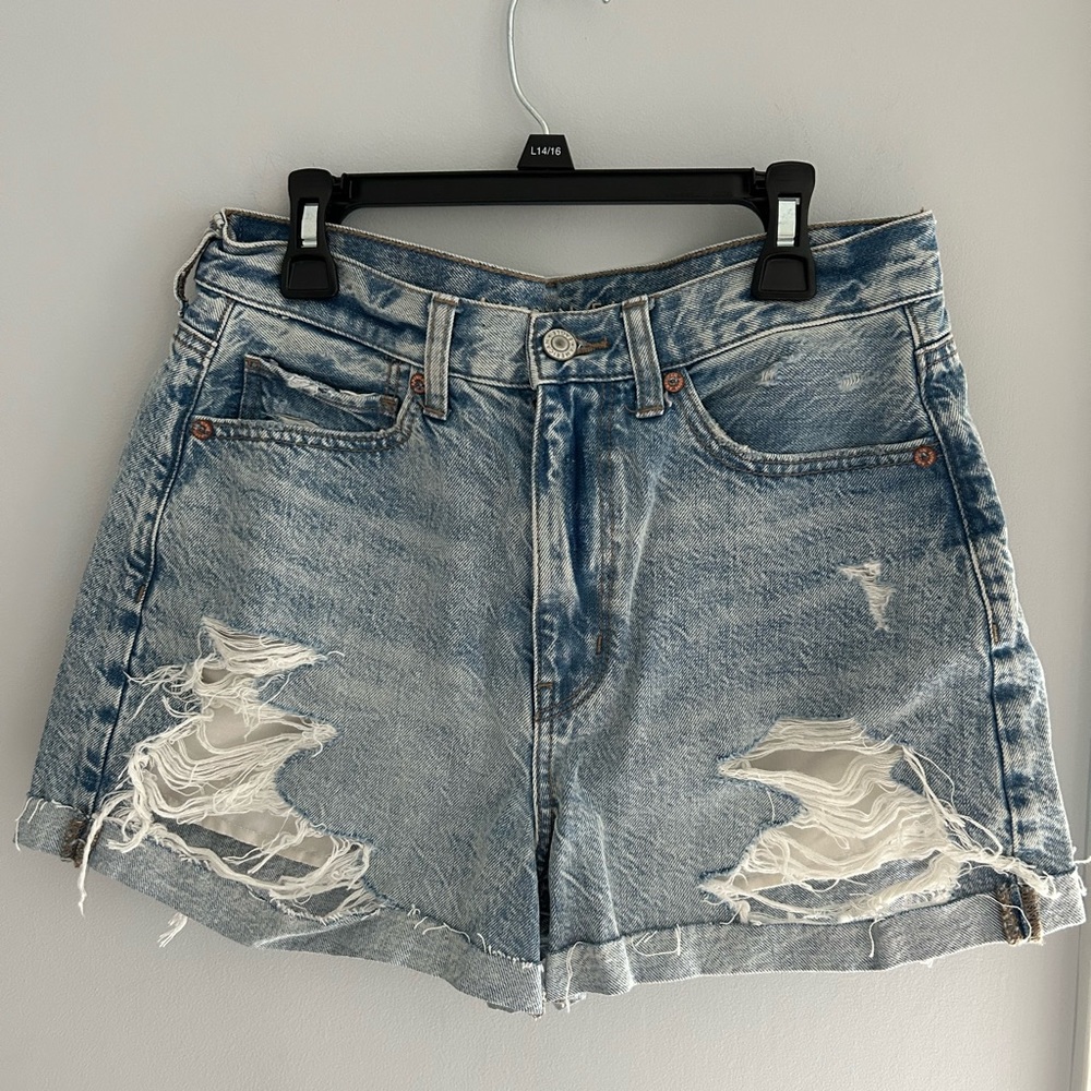 American Eagle Light Wash High Waist Jean shorts size 6